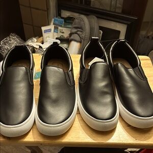 Black Slip-On women’s shoes